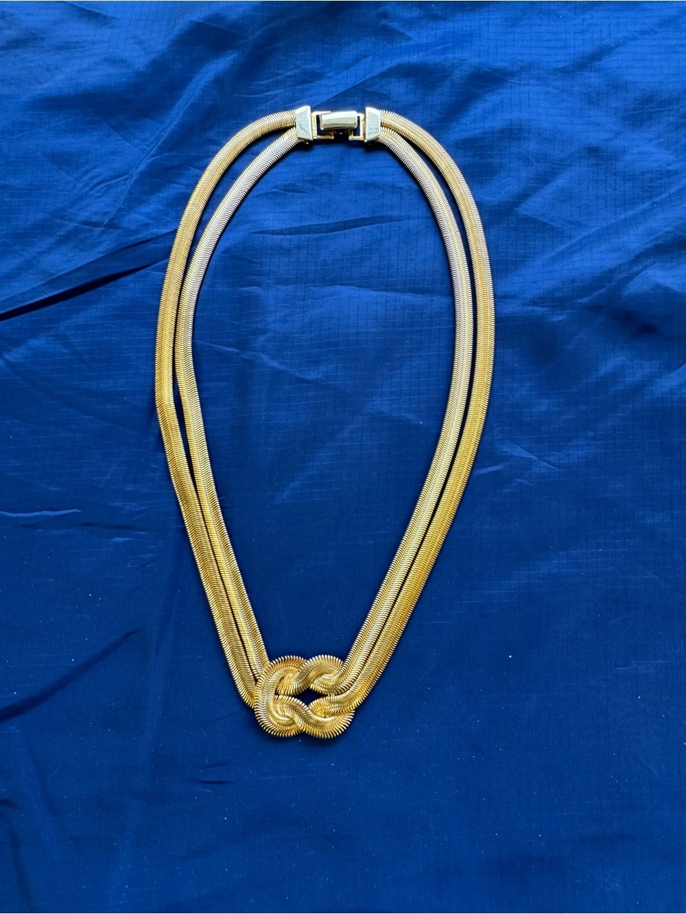Elegant Gold-Tone Knot Necklace - Women's Fashion Jewelry